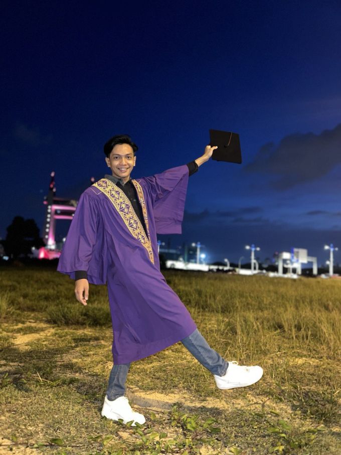 seorang dalam bas 2