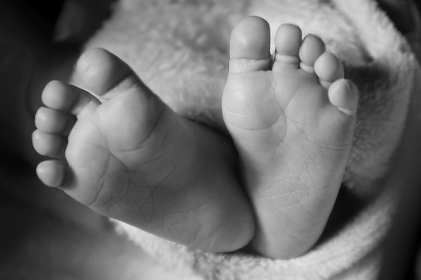 Kerusi bayi sering diletakkan di tempat duduk belakang demi keselamatan. -Gambar hiasan