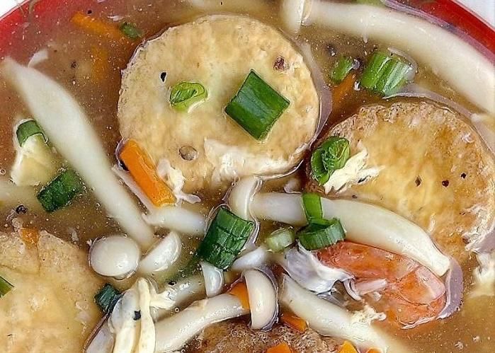 Sup sayuran bercampur tauhu telur sesuai untuk membuka selera bayi.