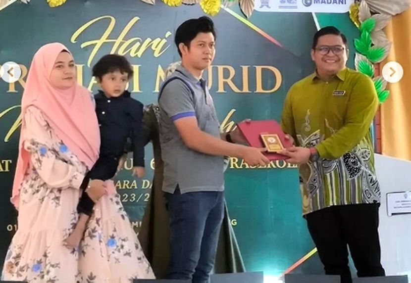 Ismanira bersama suaminya hadir pada Majlis Konvokesyen Pra Sekolah arwah Zayn Rayyan.