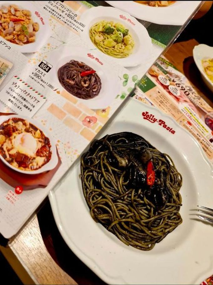 Spageti dakwat sotong merupakan hidangan kegemaran Mike di Jepun.