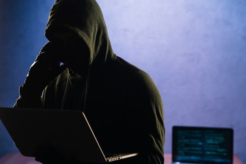 Scammer sering mengambil kesempatan ke atas individu yang mengalami kesulitan. -Gambar hiasan