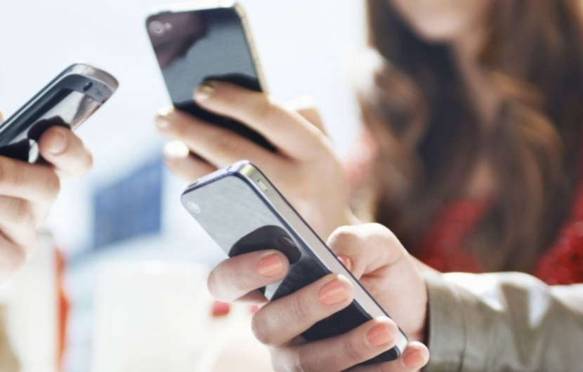 Kos langganan internet dan telefon boleh membebankan jika tidak berbelanja bijak.