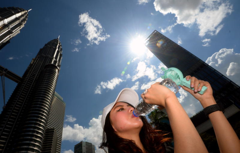 Berjemur di bawah cahaya matahari pada waktu pagi dapat meningkatkan kadar vitamin D dalam badan