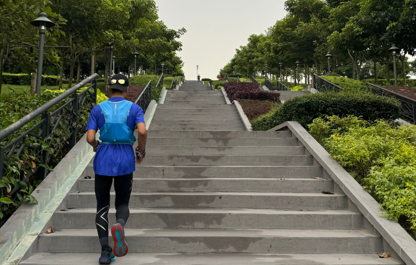 Berlari dapat menghasilkan runner's high, iaitu keadaan euforia yang singkat tetapi sangat menenangkan