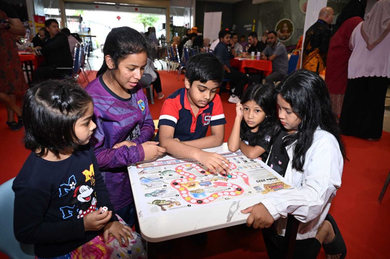 Mydin Pelancaran Kongsi Meriah CNY 2025.. — RAJA FAISAL HISHAN/The Star