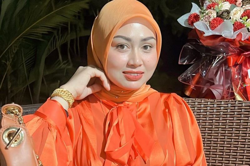 Eda menangis selepas mahkamah membebaskannya pada Khamis.