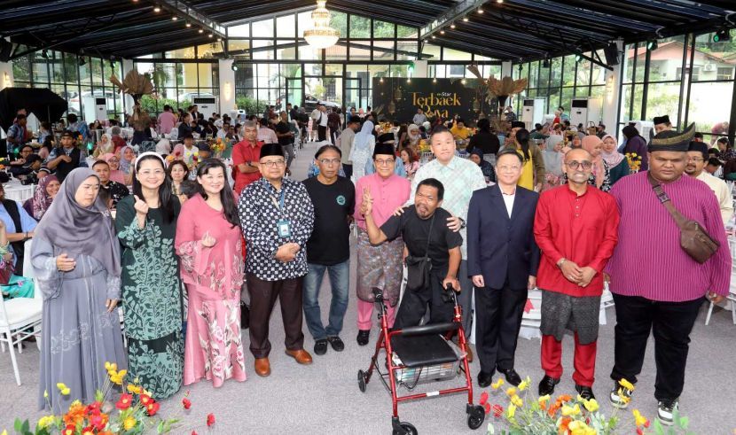 Open house mStar with celebrity and prize giving for mStar Baek segment. — AZLINA ABDULLAH/