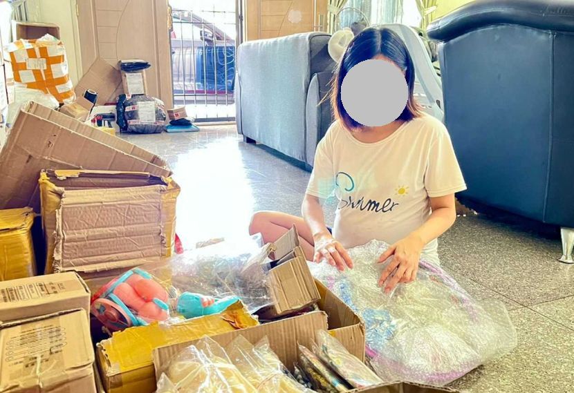 Bakal ibu pasti teruja menyediakan barangan keperluan bayi. -Gambar hiasan