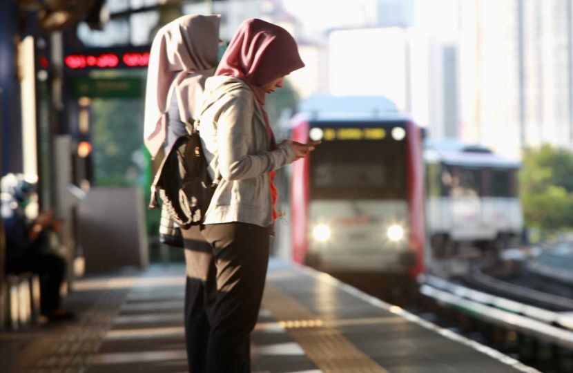 Kebanyakan wanita masa kini lebih berdikari. -Gambar hiasan