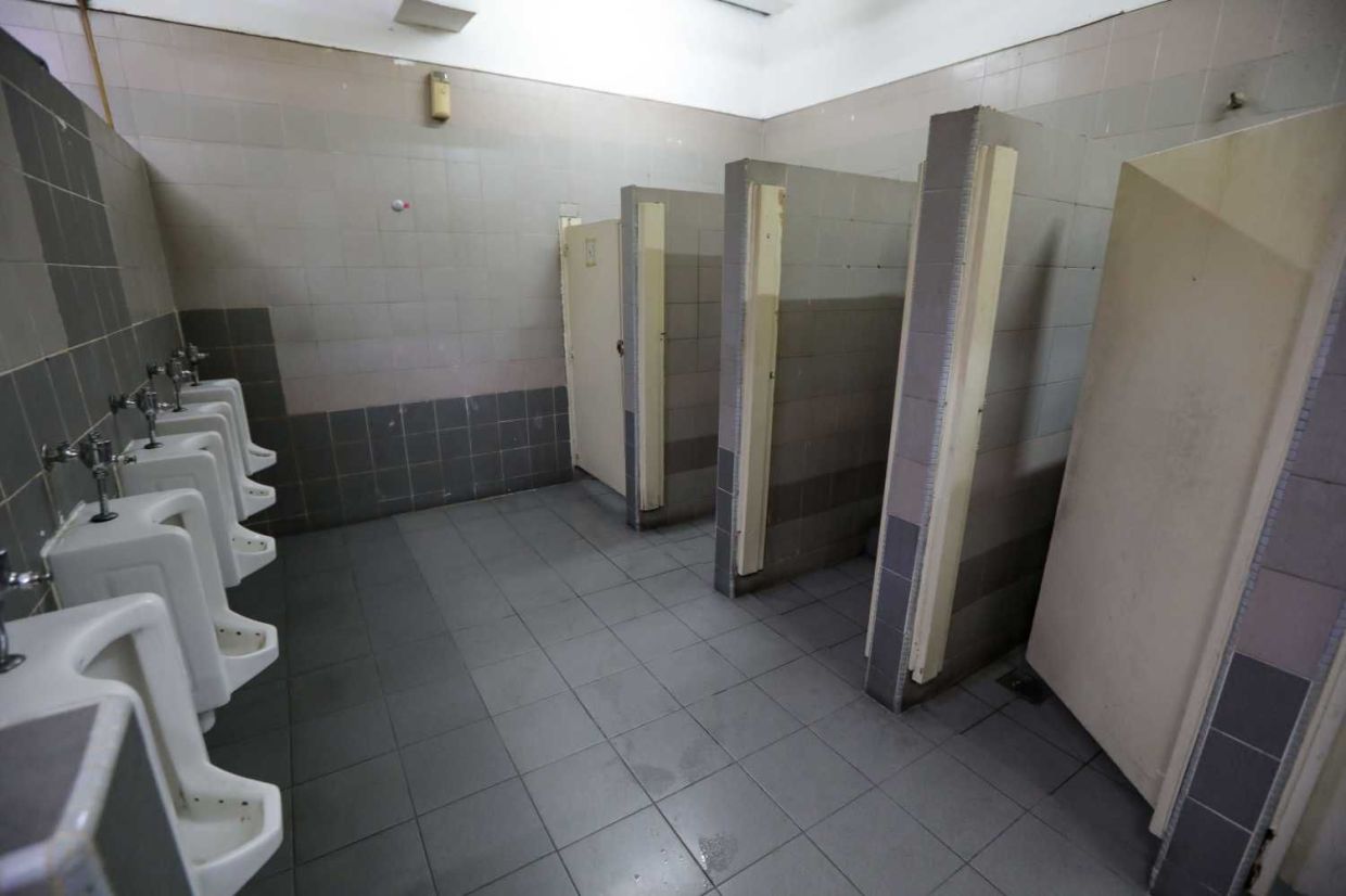 Kompleks Kota Rays, Kuala Lumpur.Picture of dirty public toilet around town. — YAP CHEE HONG/The Star