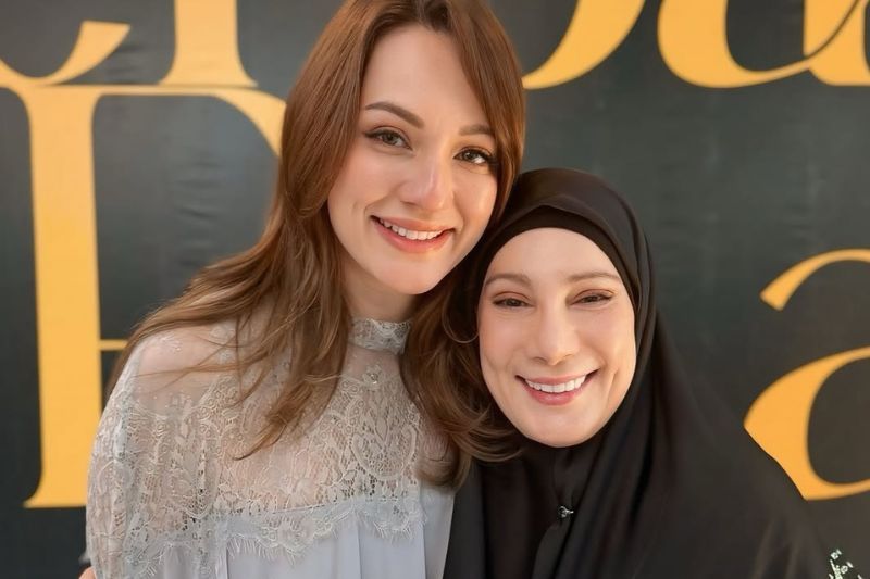Nadia enggan melihat ibunya terus bersedih.