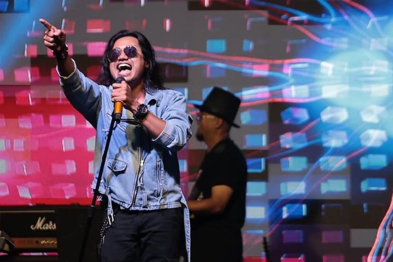 Lan banyak melakukan persembahan pentas sejak awal tahun lalu.