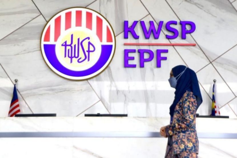 KWSP berperanan membantu ahlinya pada hari tua. -Gambar hiasan
