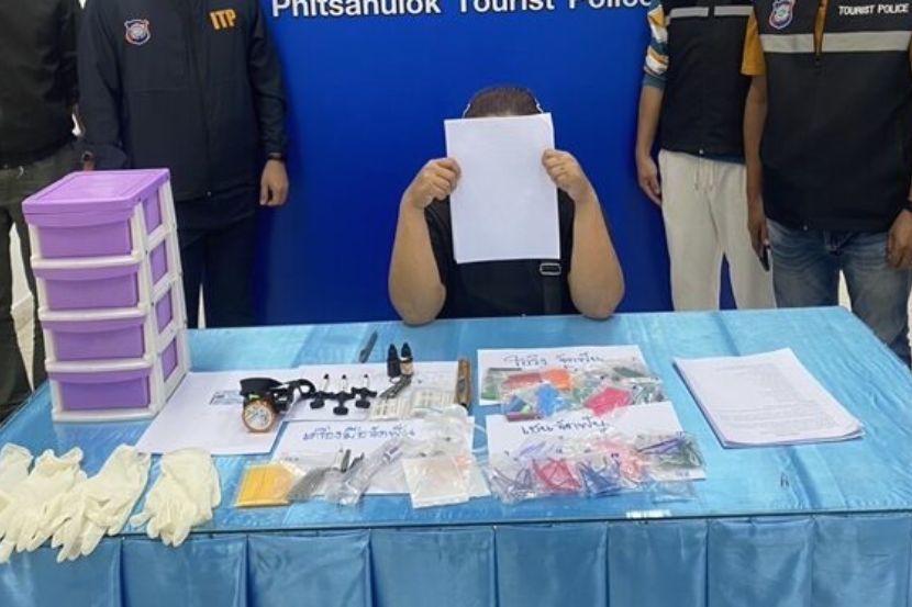Antara barangan yang dirampas pihak berkuasa. -Foto KhaoSod.