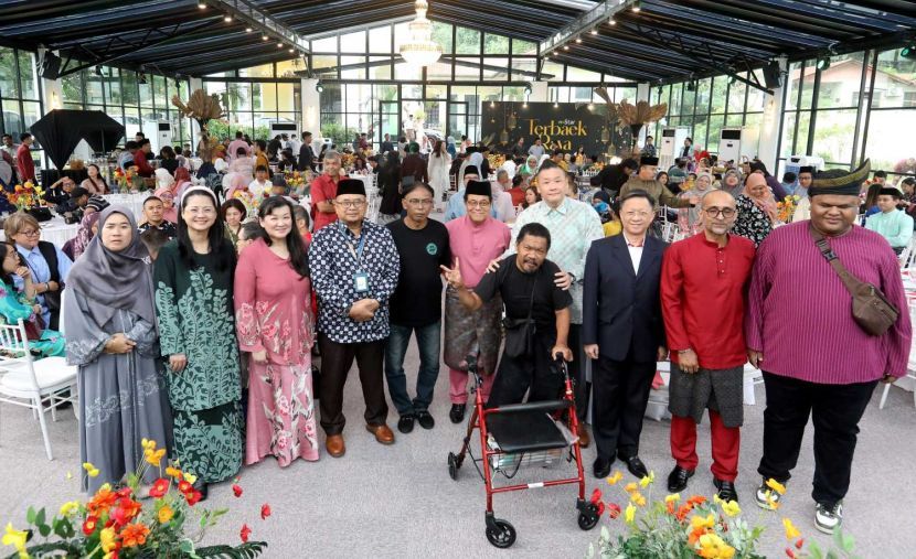 Open house mStar with celebrity and prize giving for mStar Baek segment. — AZLINA ABDULLAH/