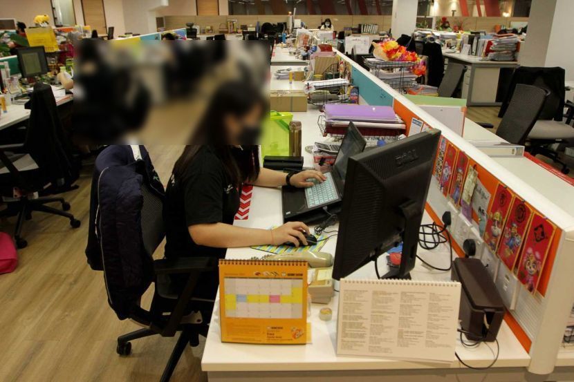 Suasana toksik di pejabat membuatkan pekerja berada dalam keadaan tertekan dan stres. -Gambar hiasan