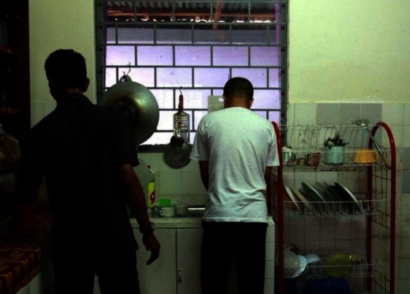 Hubungan persahabatan membuatkan golongan lelaki gemar melakukan pelbagai aktiviti bersama. -Gambar hiasan