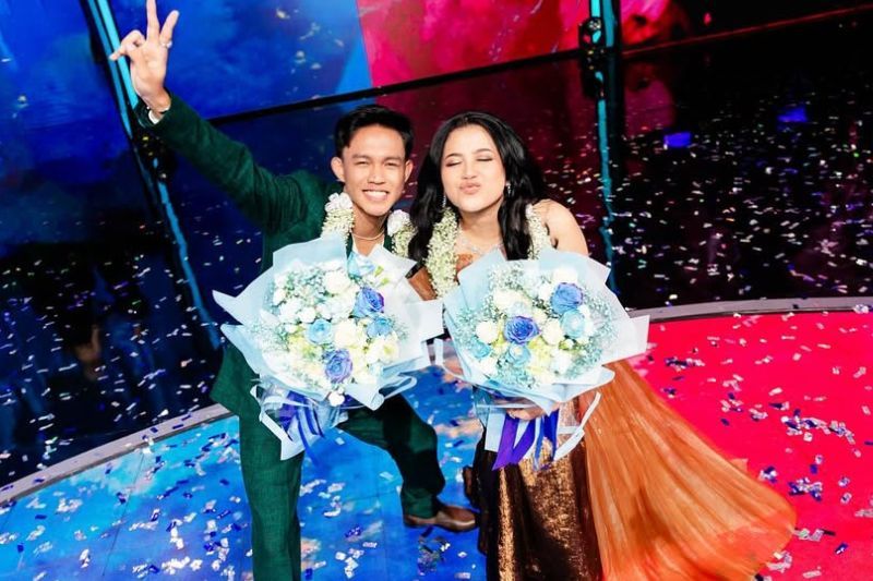 Fajar (kiri) dan Shabrina didakwa menjalin hubungan sewaktu pertandingan Indonesian Idol 13.