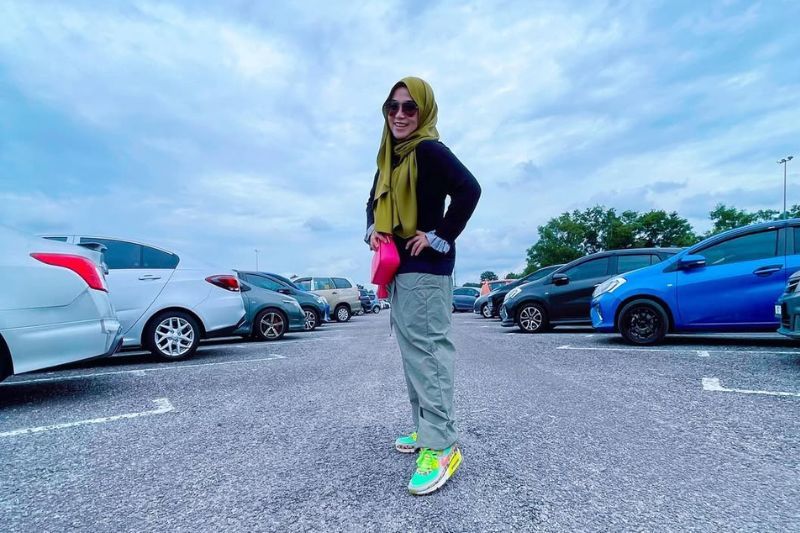 Elliza meluahkan kesedihan apabila menjadi mangsa penghinaan fizikal di media sosial.