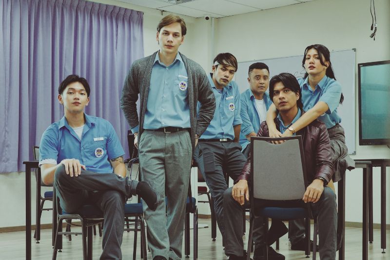 Filem Gantung: Musketeer Code merupakan adaptasi daripada novel fixi.