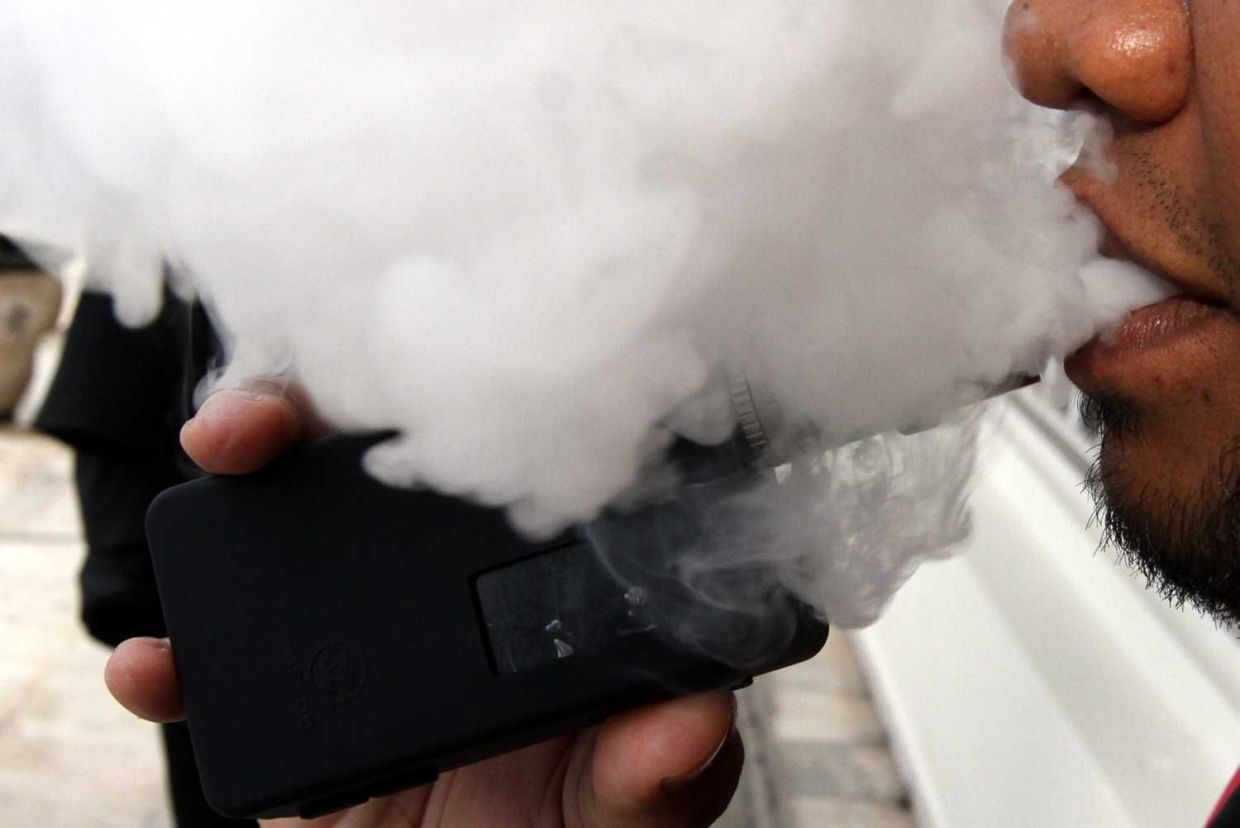 iplvape291015 4...Vaping has caught on among Ipoh folk like in many parts of the country.
