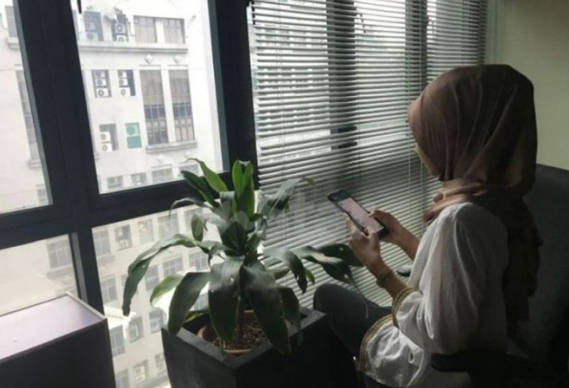 Gadis dinasihatkan supaya memilih pasangan yang menjaga solat dan agama. -Gambar hiasan