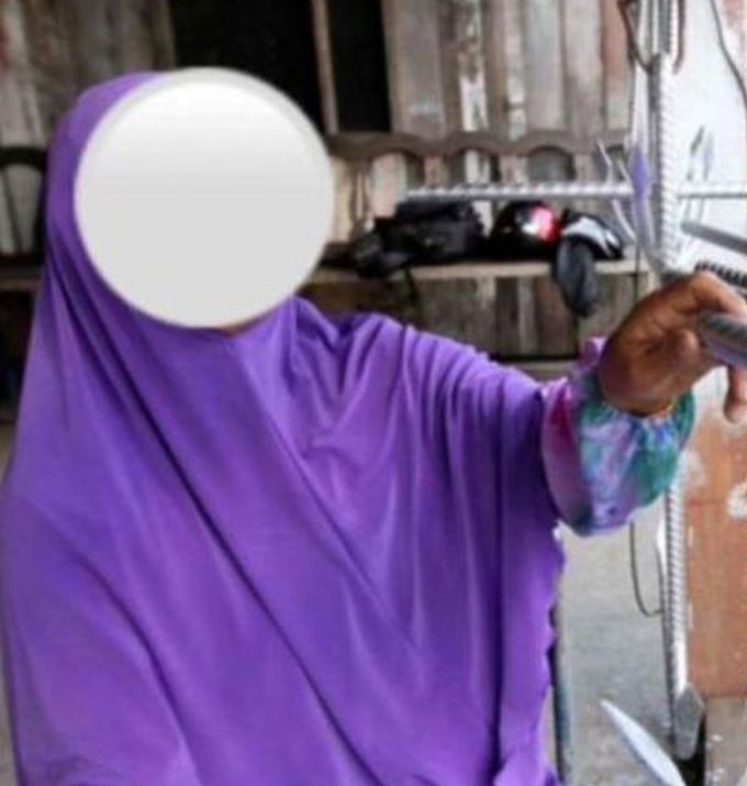 Kebanyakan warga emas gemar mengambil upah mengasuh. -Gambar hiasan