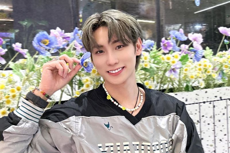 Isaac sebelum ini pernah aktif dalam industri hiburan K-pop di Korea Selatan.