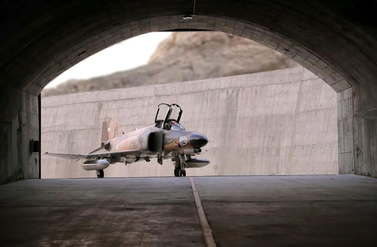 Antara jet pejuang milik tentera Iran. -Foto Iranian Army, via Associated Press