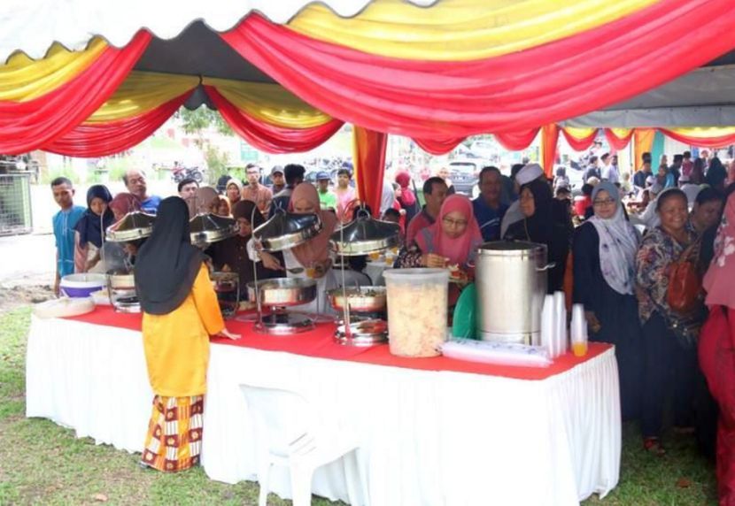 Tetamu yang hadir ke majlis perkahwinan akan diraikan dengan jamuan makan. -Gambar hiasan