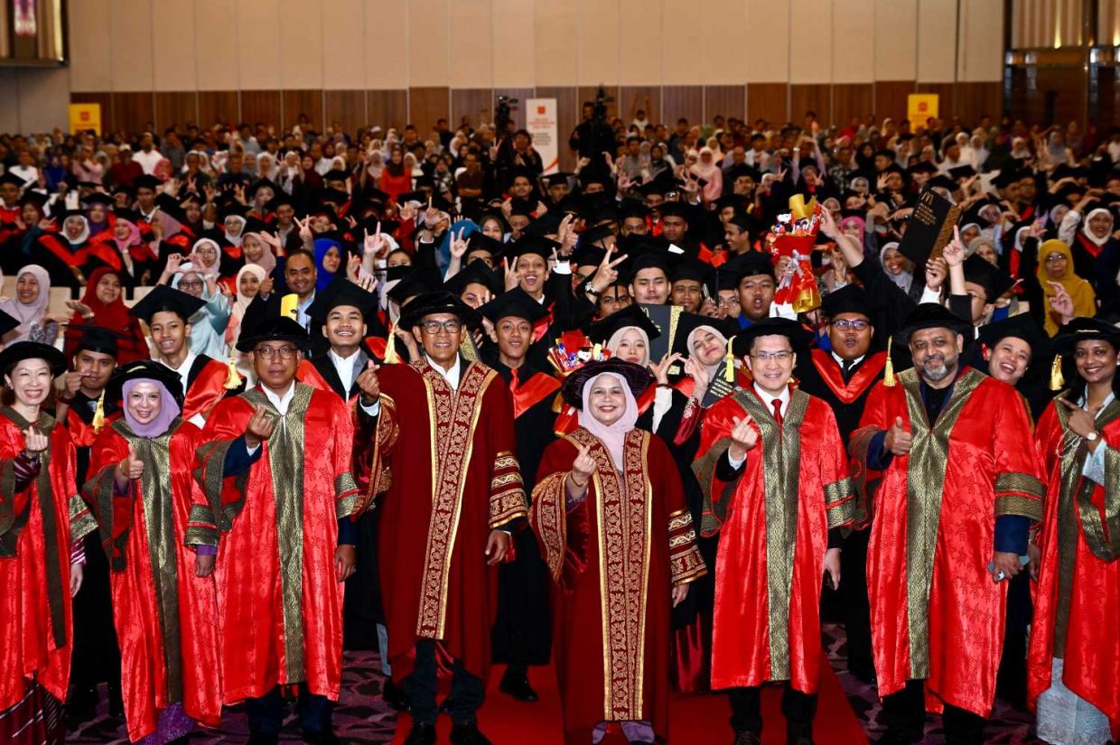 Majlis Konvokesyen Kali ke-5 Akademi Vokasional McDonald’s berlangsung dengan gilang-gemilang di IDCC Shah Alam pada Isnin.