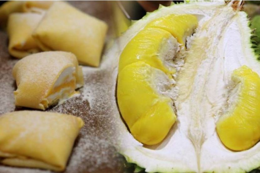 Durian sentiasamenjadi pilihan ramai walaupun ia dijadikan dalam pelbagai bentuk termasuk crepe. -Gambar hiasan