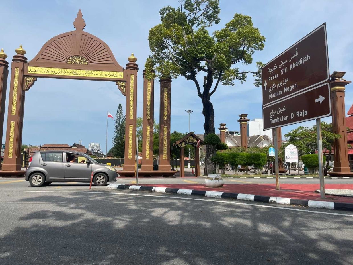 One week has passed since the campaigning period begins for the state elections and it looks like Kelantan will remain a “green” state.