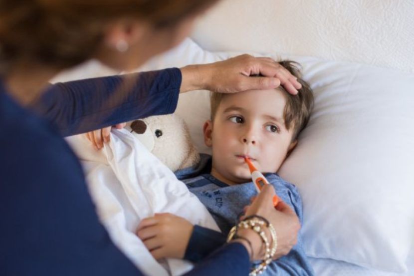 Demam boleh membuatkan seseorang berasa lemah dan tidak mempunyai selera makan. -Gambar hiasan