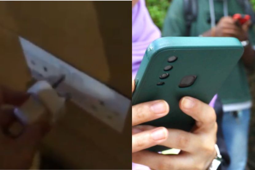 Terdapat pelanggan yang mengambil kesempatan dengan menumpang cas telefon. -Gambar hiasan
