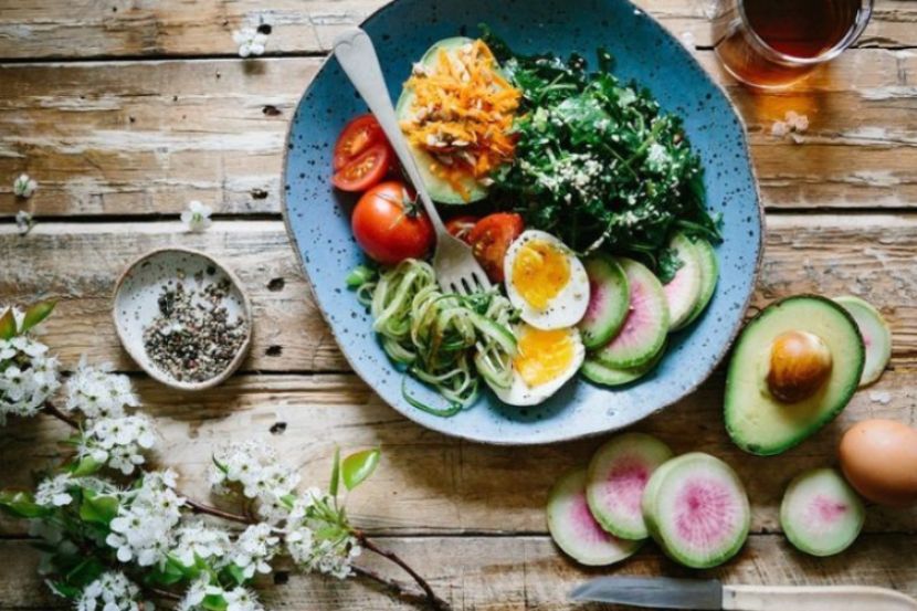 Pengambilan serat membantu menyerap kolesterol dalam darah. -Gambar hiasan