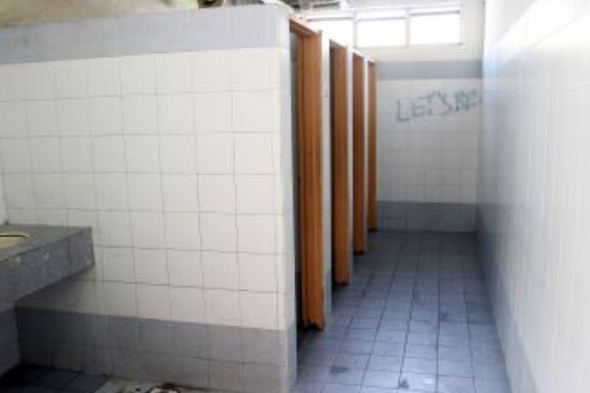 Tandas awam juga tidak terlepas menjadi sasaran aktiviti segelintir individu merakam secara haram. -Gambar hiasan