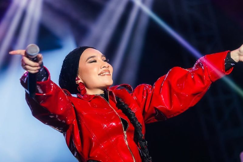 Yuna kehilangan ribuan pengikut termasuk tawaran persembahan di luar negara. 