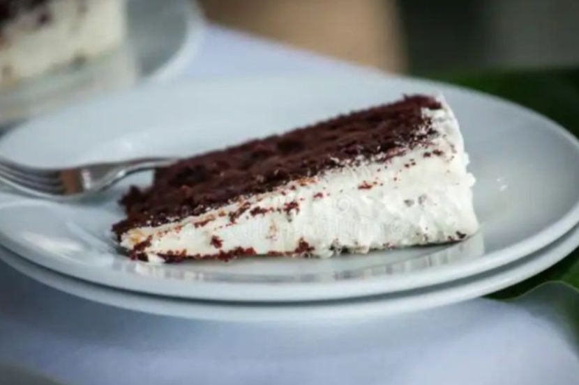 Hanya sepotong kek diberikan kepada isteri sempena hari jadi berbanding hadiah ribuan ringgit kepada anak saudara. -Gambar hiasan