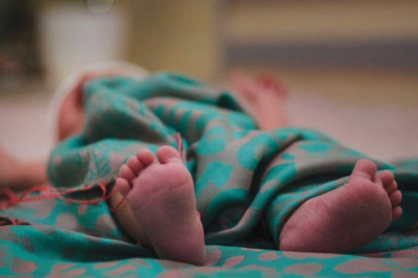 Bayi baru lahir digalakkan minum susu ibu. -Gambar hiasan