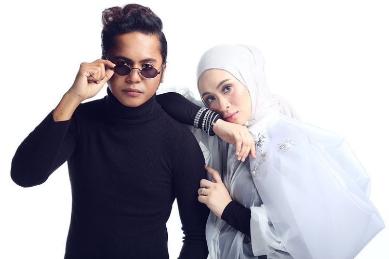 Adira (kanan) merupakan penyanyi jemputan di konsert Di Sebalik Aku Hafiz Suip.