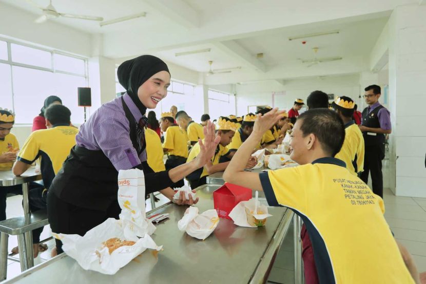 STAR Foundation CSR Programme at Pusat Penjagaan Kanak-Kanak Cacat, Taman Megah, Petaling Jaya. — YAP CHEE HONG/The Star