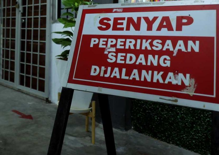 STOP .... Media not allow to closer with pupils at the Written Exam Sijil Pelajaran Malaysia (SPM) 2023 begin today at SMK Seksyen 7in Shah Alam.— KK SHAM/The Star