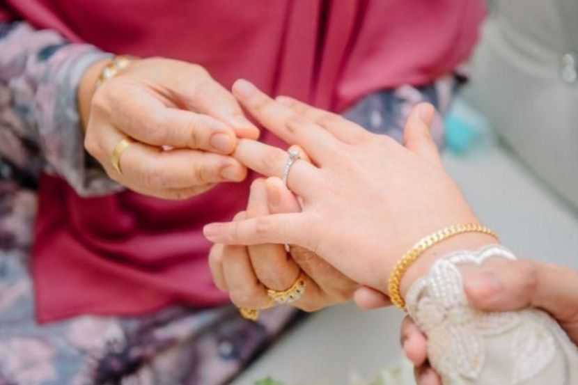 Bukan semua perkahwinan yang diatur keluarga boleh menjamin kebahagian. -Gambar hiasan