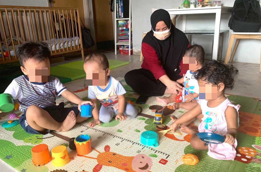 Perkhidmatan pengasuh antara pilihan utama ibu bapa. -Gambar hiasan