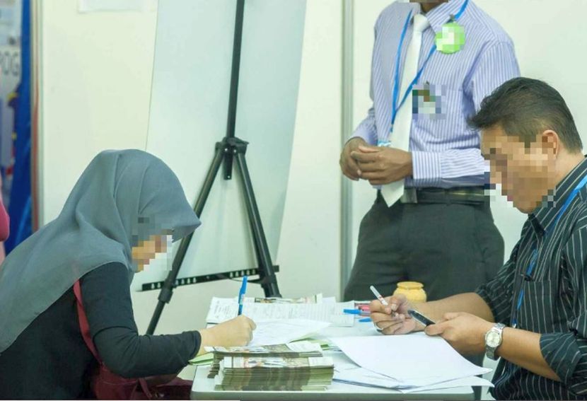 Ramai yang berusaha mendapatkan pekerjaan dengan gaji setimpat. -Gambar hiasan