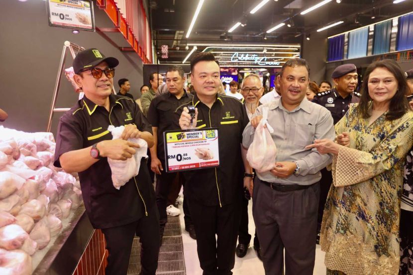 Grand opening, supermarket tour, and press conference ST Rosyam Mart in Jakel Square KL—LOW BOON TAT / The Star