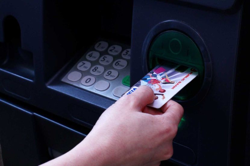 Story on the ATM machine scandal. RAYMOND OOI/ The Star