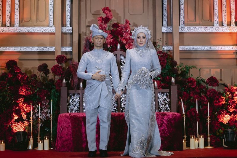 Ezwan dan Erra (kanan) bernikah pada 12 Disember lalu.